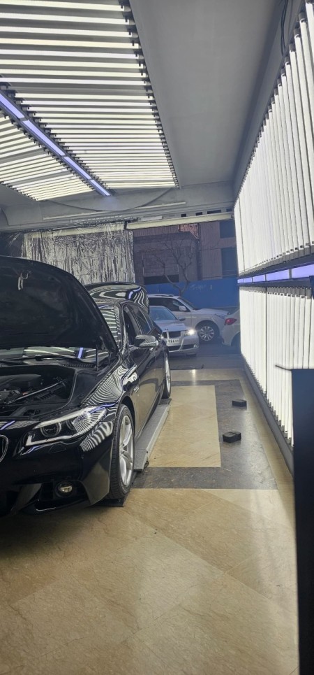 Expert of Color and Color