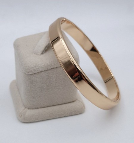 Sale of rhinestones in Tabriz