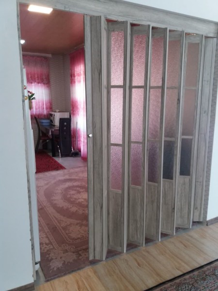 Wood design accordion partition