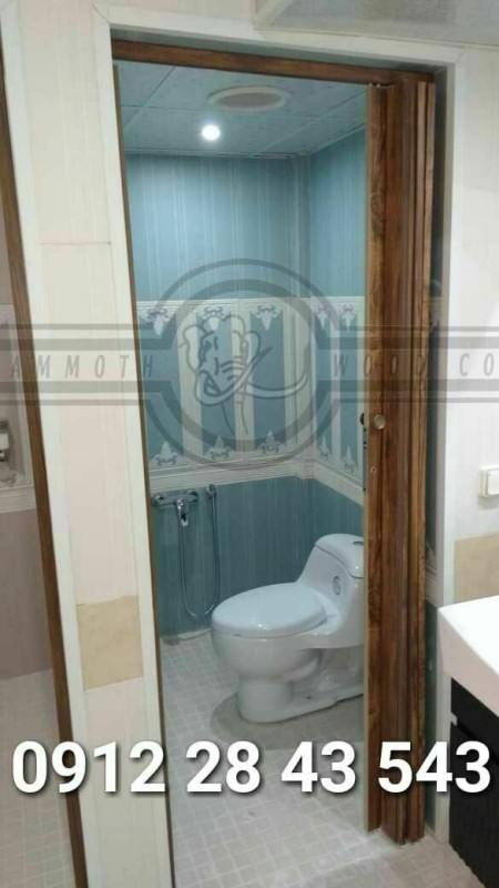 Waterproof folding door suitable for bathroom and bathroom