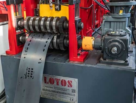 دستگاه رولفرمینگ سازه های پنل خورشیدی