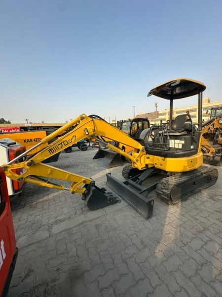 مینی بیل کوماتسو Pc27mr مدل 2012 موتور 3 سیلندر دیزل