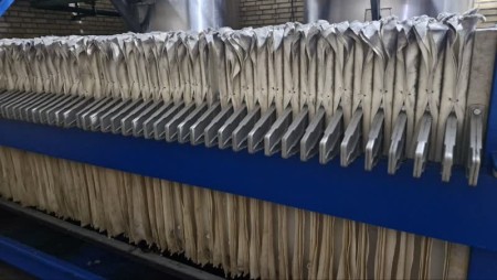 فیلتر پرس + پمپ اسکرو تک استیج فشار  6 بار با موتور و گیربکس