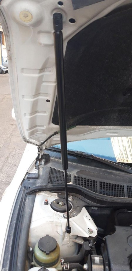 دنیای جک گازی: مرکز جامع انواع جک خودرویی، صنعتی و پزشکی