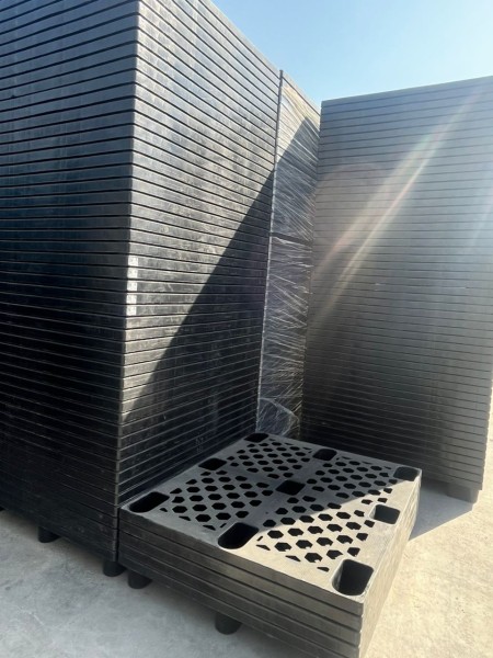 Plastic Pallet 100×120 / Light Pallet / Space-Saving Pallet