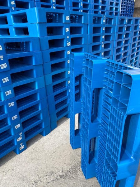 Industrial Plastic Pallet 120x100 Model 114