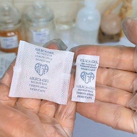 تولیدکننده بسته سیلیکاژل از نیم گرم تا یک کیلوگرم و رولی