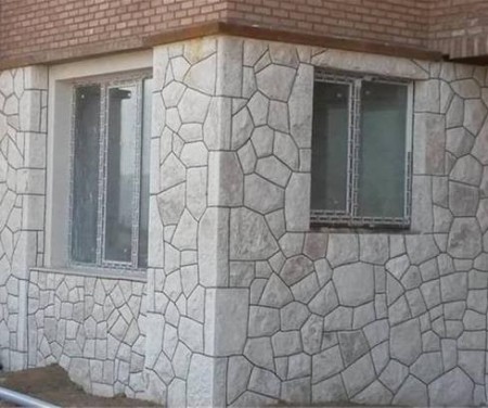 زیبایی خیره‌کننده سنگ لاشه سفید در معماری مدرن