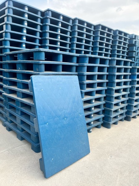 Plastic Pallet 80×120 with Smooth Surface