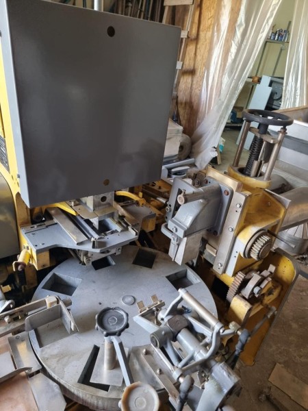 دستگاه پرکن کره و بسته بندی اتوماتیک کره روسی (وارداتی)