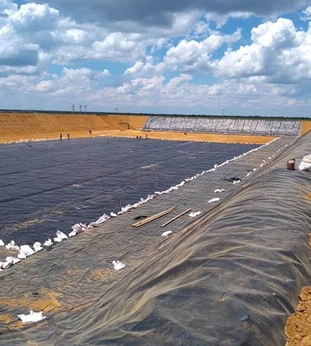 فروش و نصب پوشش استخرهای آبیاری با ژئوممبران و ژئوتکستایل