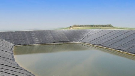 فروش و نصب پوشش استخرهای آبیاری با ژئوممبران و ژئوتکستایل