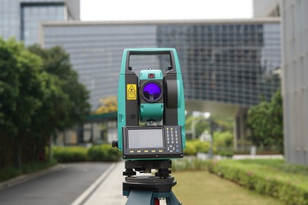 دوربین نقشه برداری توتال استیشن ویندوزی AXIS4L