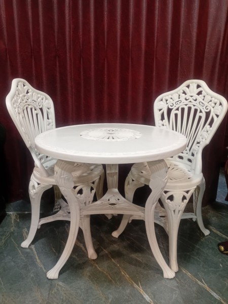 میز و صندلی پلاستیکی باغی و ویلایی