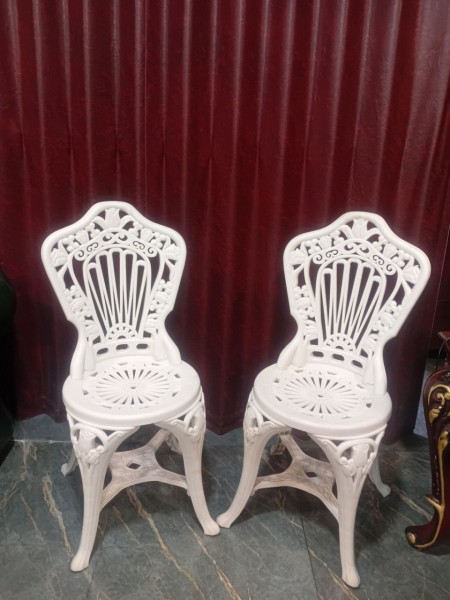 میز و صندلی پلاستیکی باغی و ویلایی