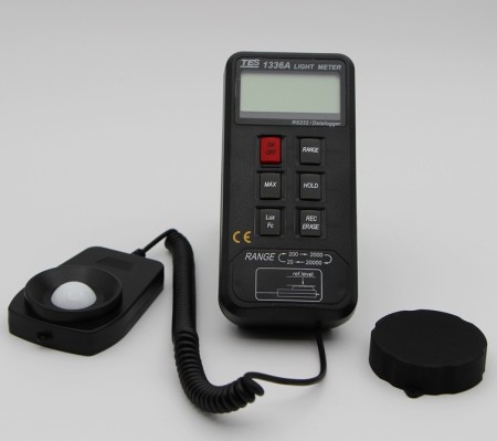 لوکس متر TES-1336 | نورسنج دیتالاگر دیجیتال و دستگاه اندازه‌گیری شدت روشنایی