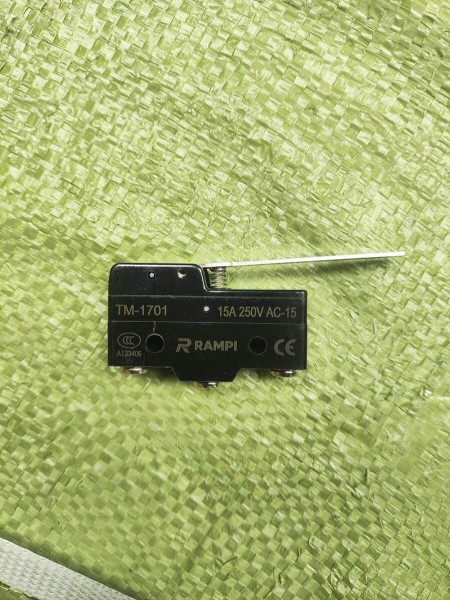 میکروسوئیچ زبانه دار بلند رمپی مدل RAMPI TM-1701