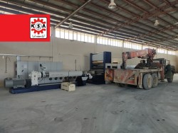 Installation and operation of an extruder for the production of woven bag yarn