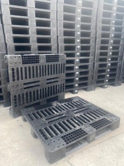 پالت پلاستیکی کارکرده  و در حد نو