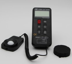 لوکس متر TES-1336 | نورسنج دیتالاگر دیجیتال و دستگاه اندازه‌گیری شدت روشنایی