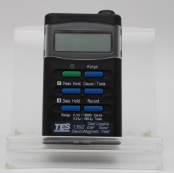 گوس متر TES-1392 | میدان سنج مغناطیسی AC و دستگاه اندازه‌گیری میدان الکترومغناطیسی