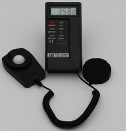 لوکس متر TES-1334 | دستگاه اندازه‌گیری شدت روشنایی دیجیتال TES