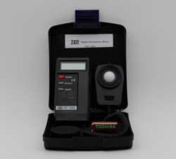 لوکس متر TES-1332A | دستگاه اندازه‌گیری شدت روشنایی دیجیتال TES با دیتالاگر
