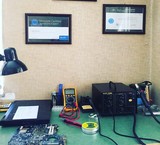 Repairs specialized laptop and computer at home