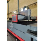 Metal laser cutting machine with fiber technology