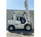 لیفتراک ۳ تن برند تویوتا مدل2009