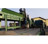Wood crushing machine
